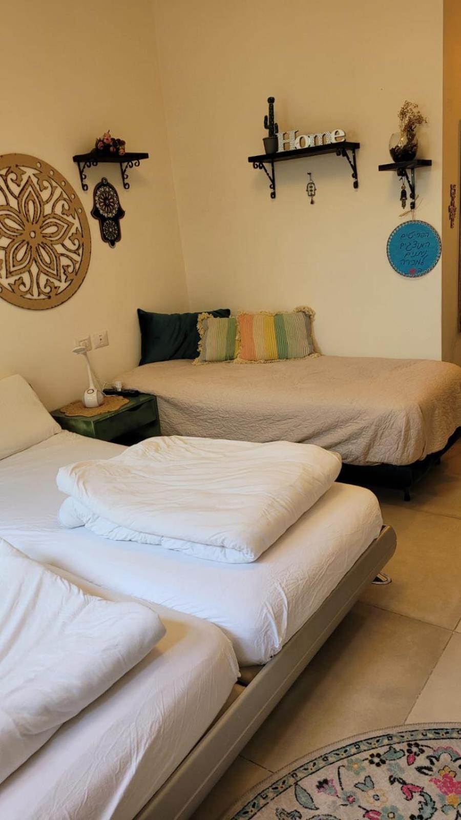 Apartamento נקודות ריפוי Tirat Carmel Exterior foto